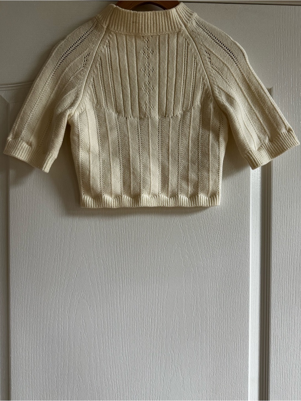 Women's/Junior Cream Short-Sleeve Knit Pullover Top - Picture 2 of 4